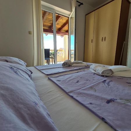 Apartman Karmen Barbat na Rabu ภายนอก รูปภาพ