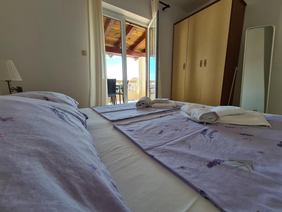 Apartman Karmen Barbat na Rabu ภายนอก รูปภาพ