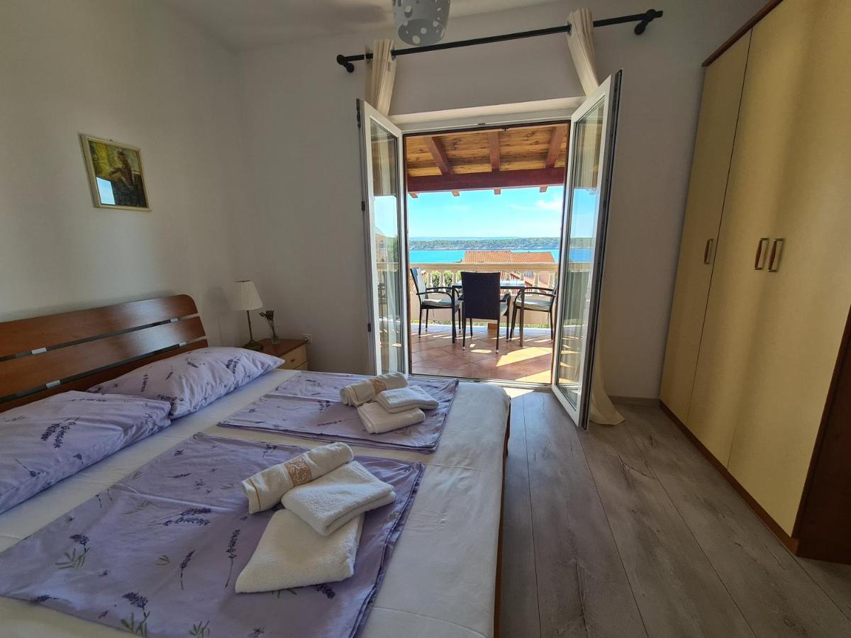 Apartman Karmen Barbat na Rabu ภายนอก รูปภาพ