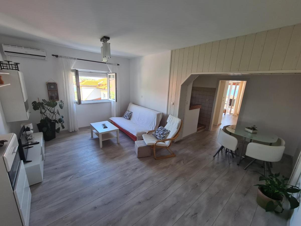 Apartman Karmen Barbat na Rabu ภายนอก รูปภาพ