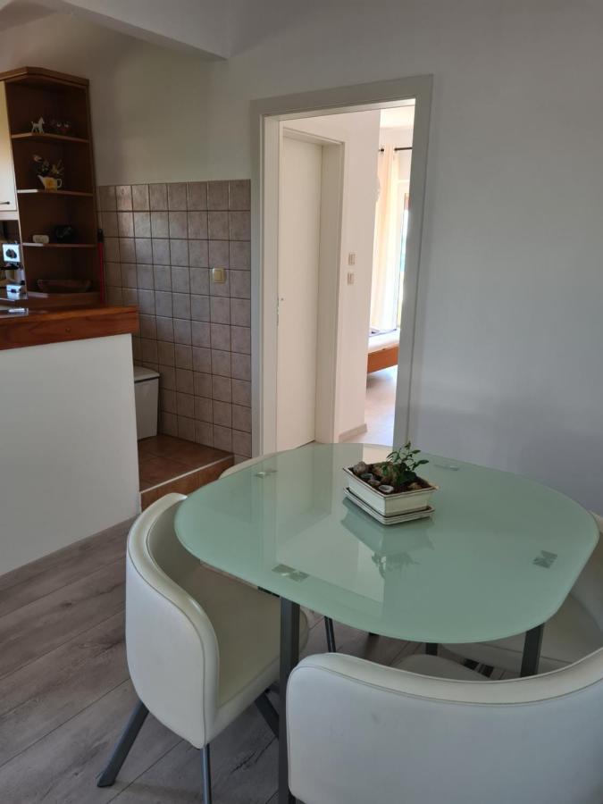 Apartman Karmen Barbat na Rabu ภายนอก รูปภาพ
