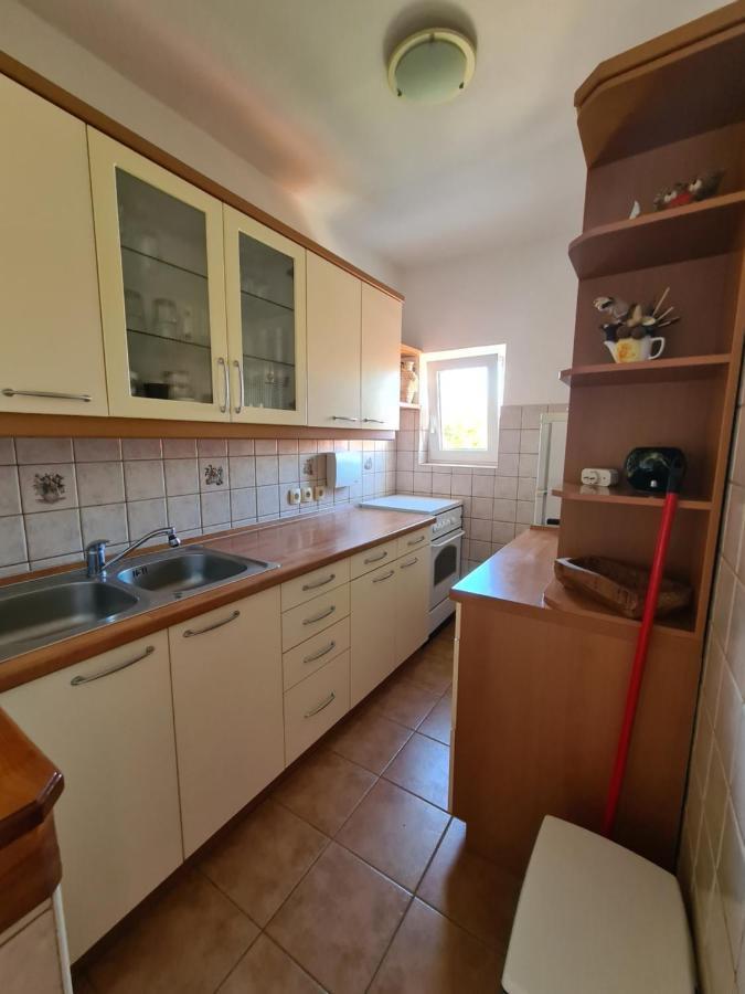 Apartman Karmen Barbat na Rabu ภายนอก รูปภาพ
